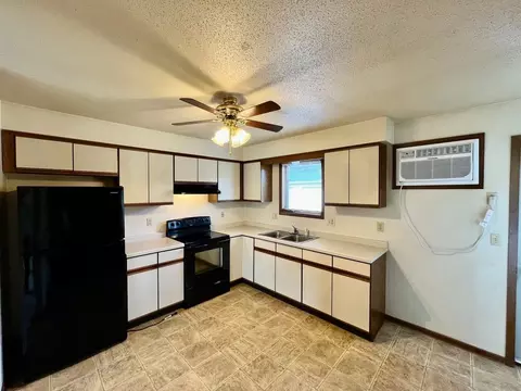 600 Hollywood Dr, Merrill, WI 54452