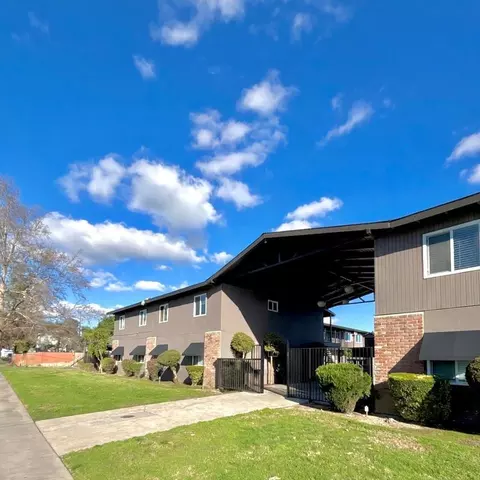 1144 Pioneer Ave, Turlock, CA 95380