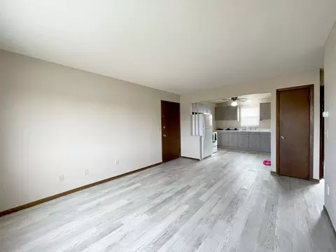 1821 1835 2nd St SE, Minot, ND 58701