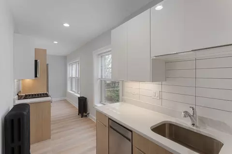 1627 W Chase Ave, Chicago, IL 60626