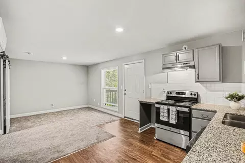 414 Hillside Dr, Independence, MO 64050