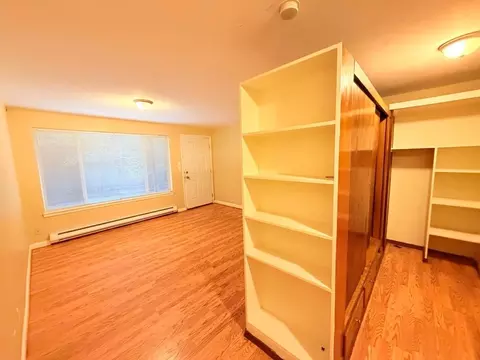 1718 Summit Ave, Seattle, WA 98122