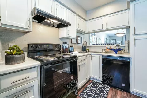 9988 Windmill Lakes Blvd, Houston, TX 77075