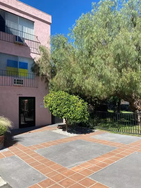 10831 Fruitland Dr, Los Angeles, CA 91604