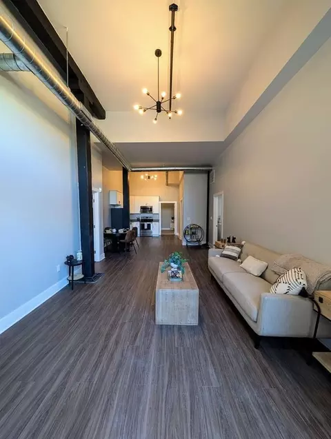 905 Bingham St, Pittsburgh, PA 15203