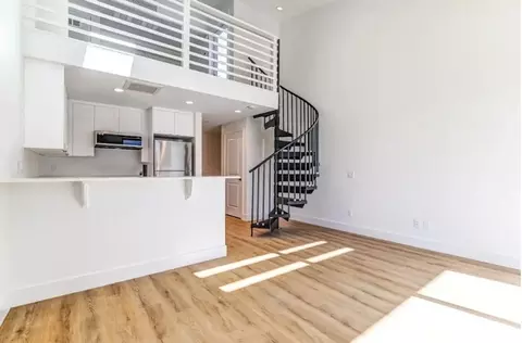 7606 Girard Ave, La Jolla, CA 92037