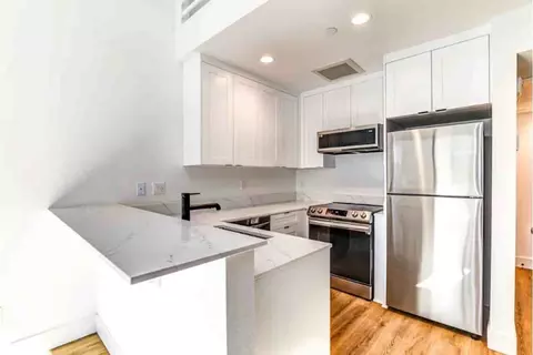 7606 Girard Ave, La Jolla, CA 92037