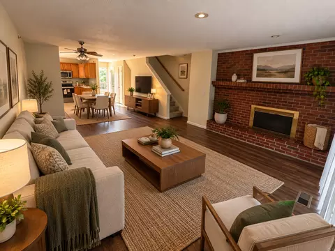 10900 Oasis Ct, Shawnee, KS 66203