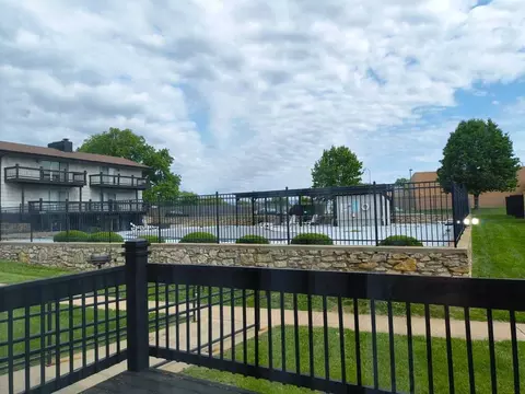 10900 Oasis Ct Leasing #10900-10900, Shawnee, KS 66203