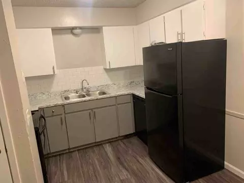 633 W Vandament Ave, Yukon, OK 73099