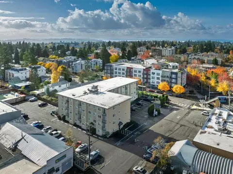 1207 NW 92nd St, Seattle, WA 98117