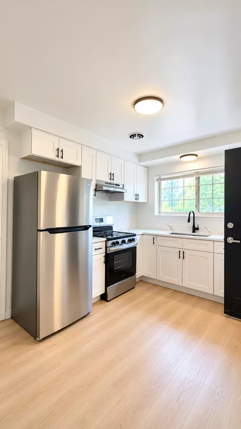 2101 E Maple Rd, Birmingham, MI 48009
