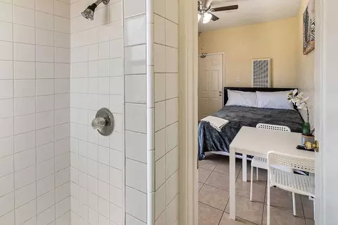 5117 Avalon Blvd, Los Angeles, CA 90011