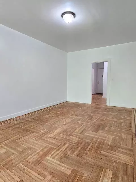 175 E 151st St, New York, NY 10451