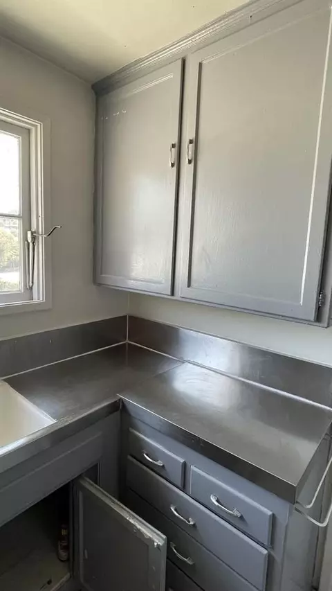 2421 Silver Lake Blvd, Los Angeles, CA 90039