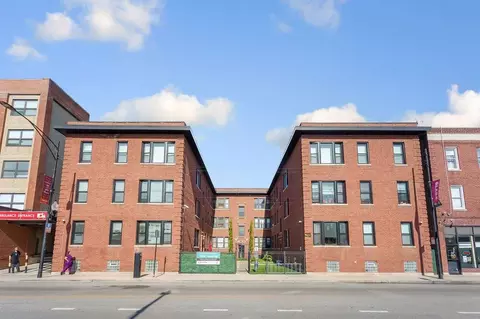 7417 N Clark St, Chicago, IL 60626