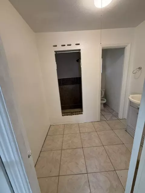 1135 S Santa Fe Ave, Vista, CA 92083