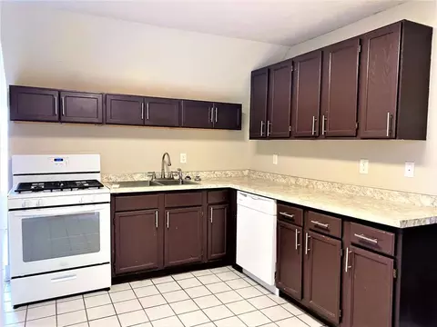 472 Park Ave, Rochester, NY 14607 photo 2