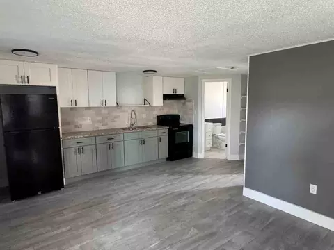 13806 N 21st St, University, FL 33613