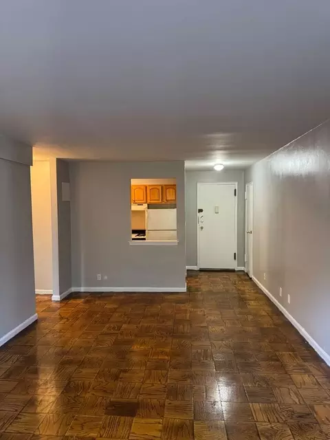 787 Mclean Ave, Yonkers, NY 10704