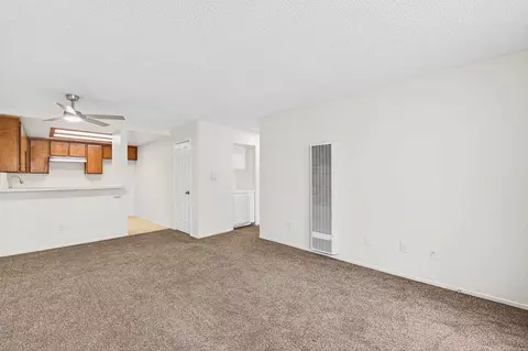 1075 Loma Ave, Long Beach, CA 90804