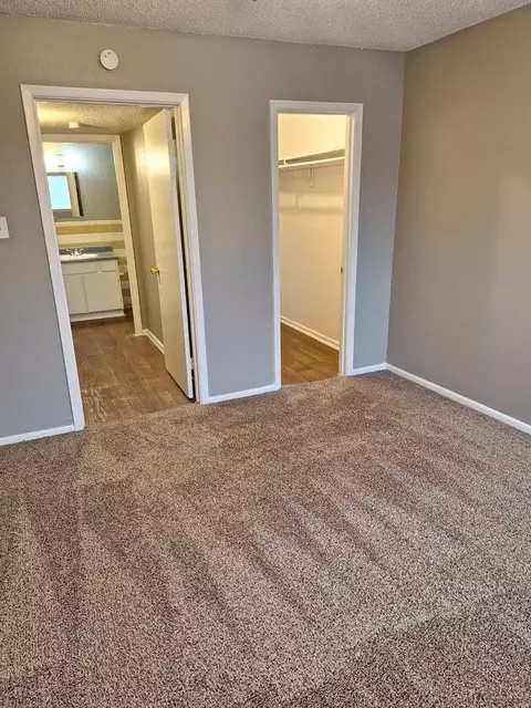 3301 W Woodlawn Ave, San Antonio, TX 78228