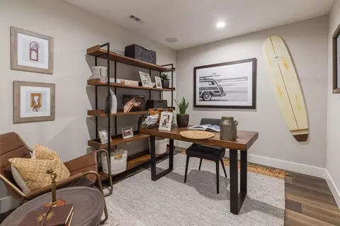 4240 Las Virgenes Rd, Calabasas, CA 91302