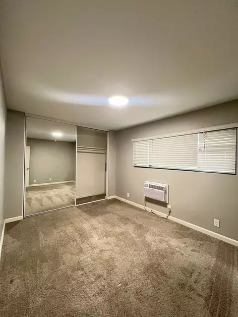 1727 Chalcedony St, San Diego, CA 92109 photo 4