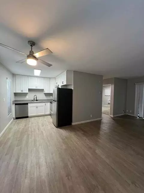 1727 Chalcedony St, San Diego, CA 92109 photo 2