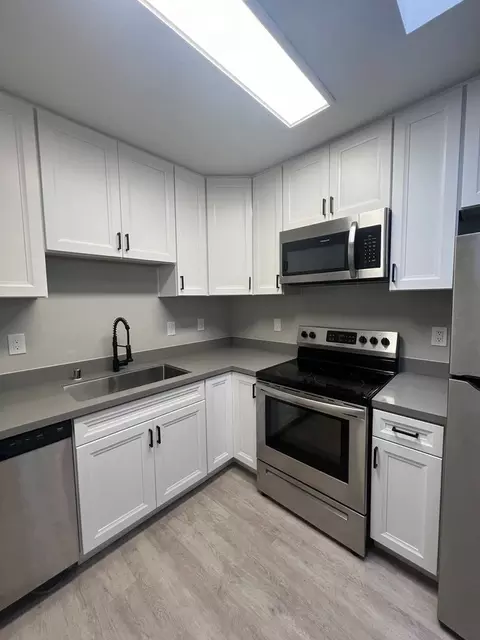1727 Chalcedony St, San Diego, CA 92109