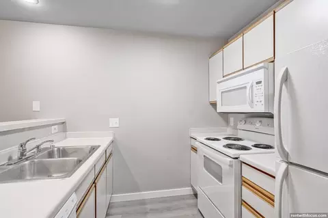 1418 Wayridge Dr, Madison, WI 53704