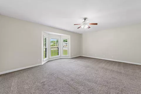 1487 Nichols Dr, Clarksville, TN 37042