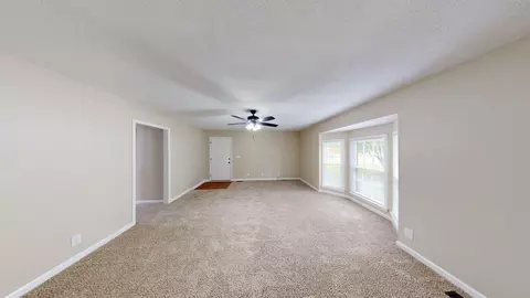 1487 Nichols Dr, Clarksville, TN 37042