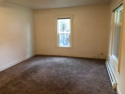725 W 4th Aly, Eugene, OR 97402 photo 3