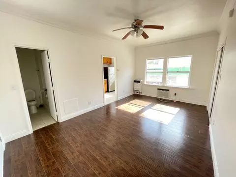 2820 W 8th St, Los Angeles, CA 90005