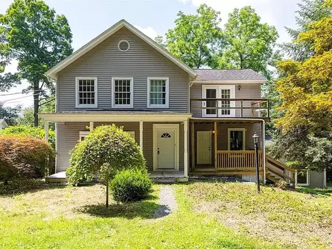 83 Old Post Rd, Staatsburg, NY 12580