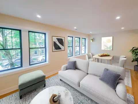 2015 W Ainslie St, Chicago, IL 60625