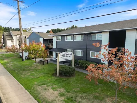 12800 NE Sandy Blvd, Portland, OR 97230