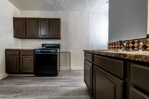 8456 S Wabash Ave, Chicago, IL 60619