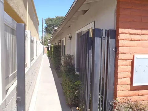 221 Detroit Ave, Huntington Beach, CA 92648