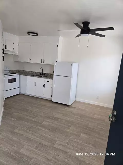 933 N Alvernon Way, Tucson, AZ 85711