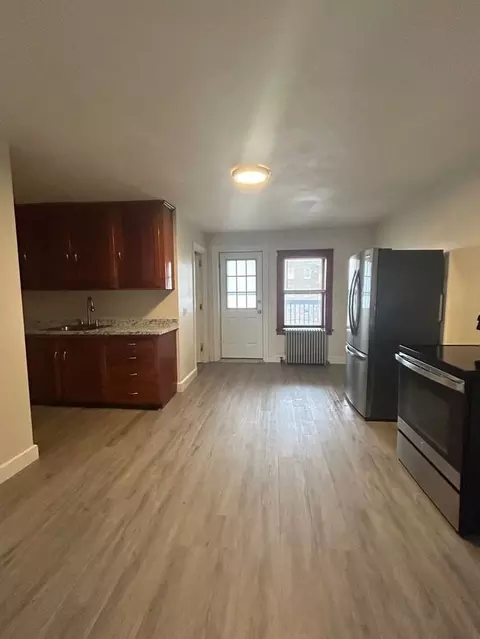 67 Stark St, Manchester, NH 03101