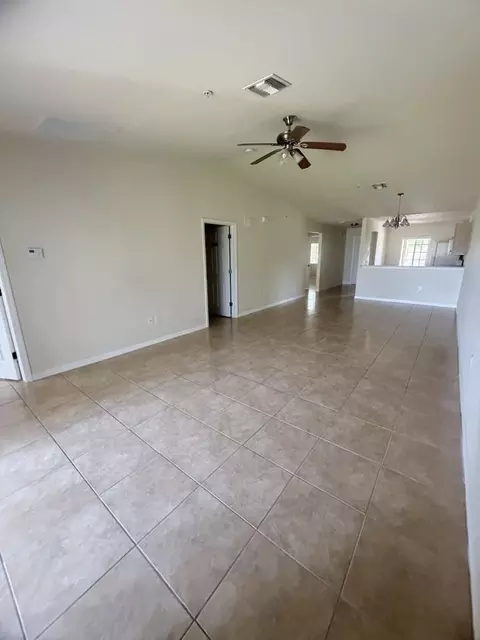 1328 SE 8th Ave, Cape Coral, FL 33990