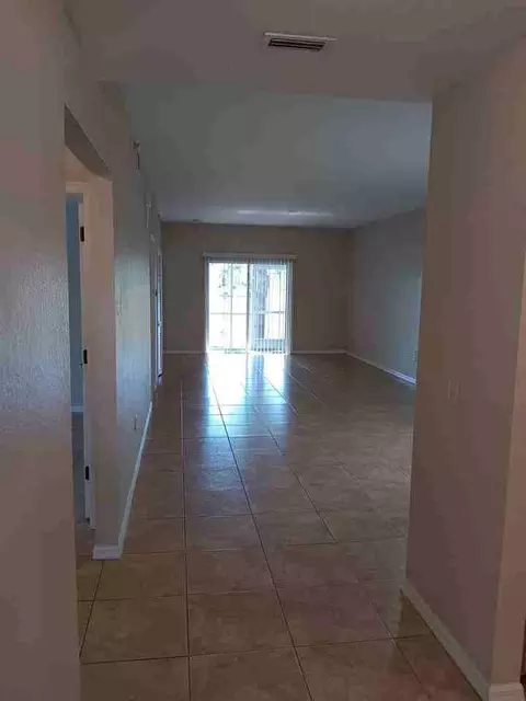 1328 SE 8th Ave, Cape Coral, FL 33990