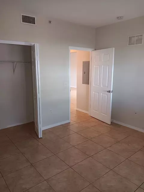 1328 SE 8th Ave, Cape Coral, FL 33990