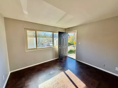 1101 10th Ave E, Seattle, WA 98102