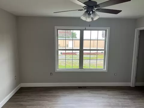2009 Murphys Chapel Dr, Sevierville, TN 37876