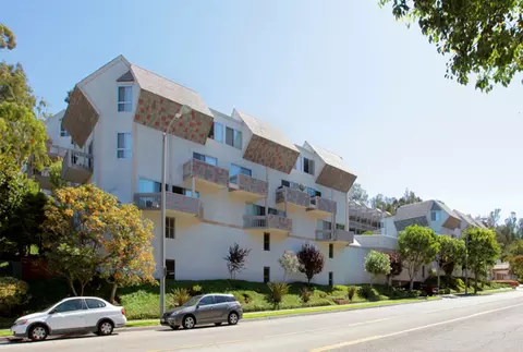 25930 Rolling Hills Rd, Torrance, CA 90505