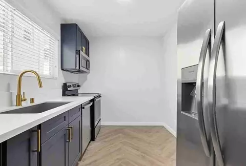 6175 Canterbury Dr, Culver City, CA 90230