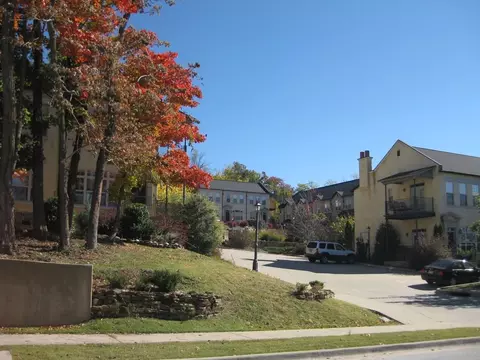 N Olive Ave, Fayetteville, AR 72701